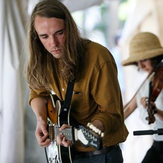  Andy Shauf is about to make an already mild winter that much warmer Jan. 22nd at Darke Hall. Tickets & info on our website. : @chrisgrahamphoto #Winterruption #tbt #RFF15 #sohotrightnow 